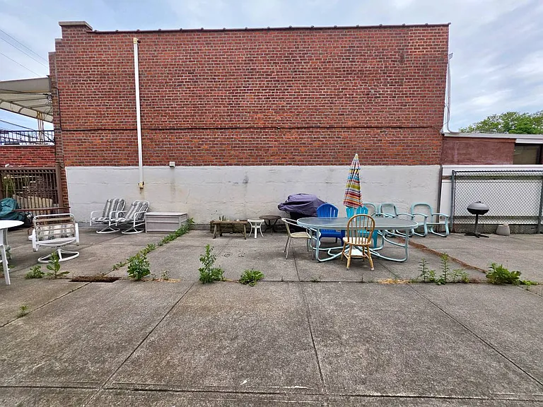 1529 E 58th St #1 — Photo 9