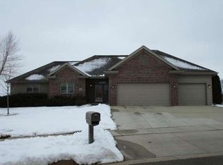 1506 Wedgewood Dr, Watertown, WI 53098