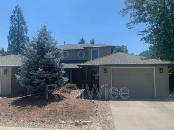 210 3rd St Unit A, Rogue River, OR 97537