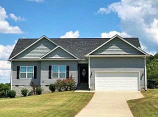 870 Tidwell Rd, Burns, TN 37029