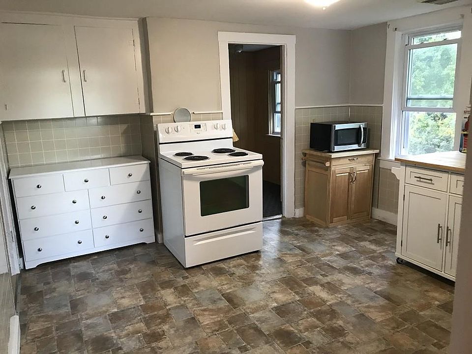 2nd image of 46 West St #2