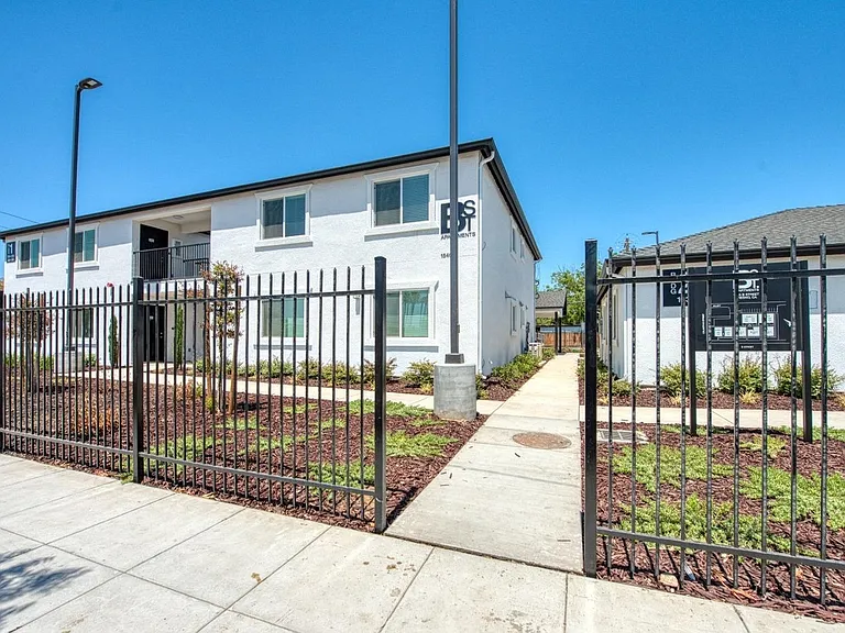 1540 B St — Photo 20