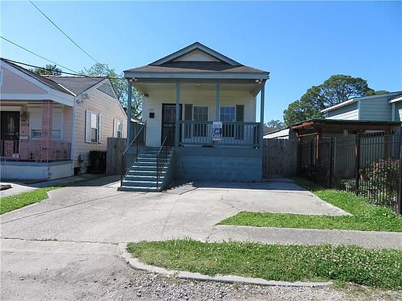 2nd image of 3830 Joliet St