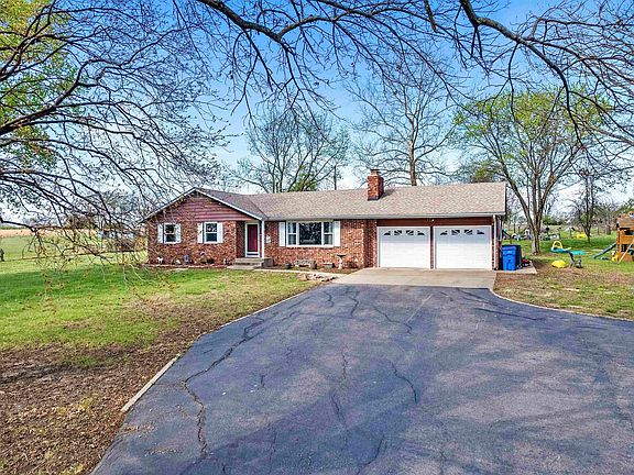 2nd image of 3641 NE Kincaid Rd