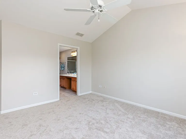 487 Vaughn Cir — Photo 10