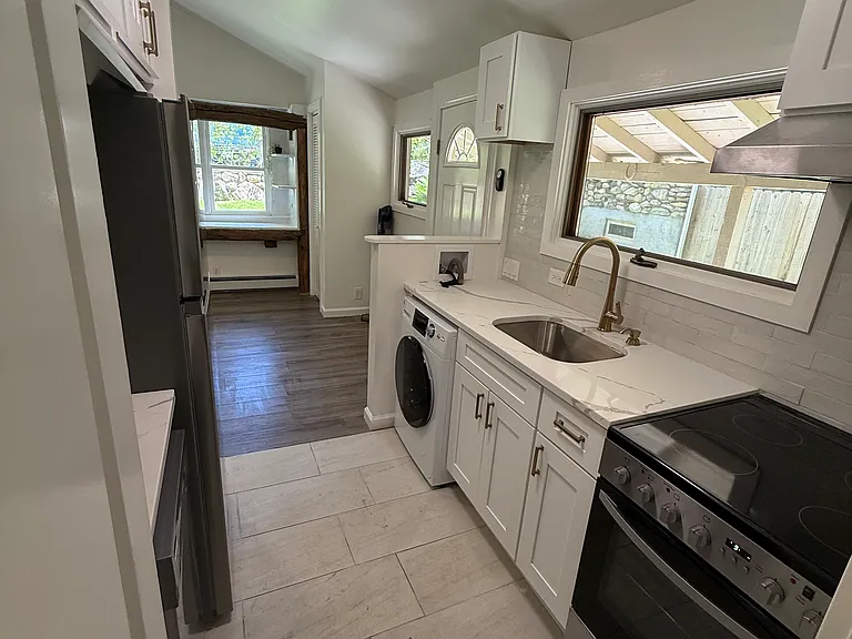 18 Lakeview Rd #B — Photo 10
