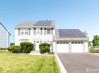 80 Sturbridge Dr, Piscataway, NJ 08854