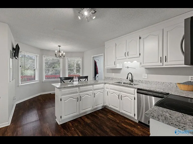 6609 Amberlee Ln NW — Photo 9