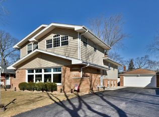 205 Finsbury Ln, La Grange Park, IL 60526