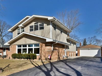205 Finsbury Ln, La Grange Park, IL, 60526