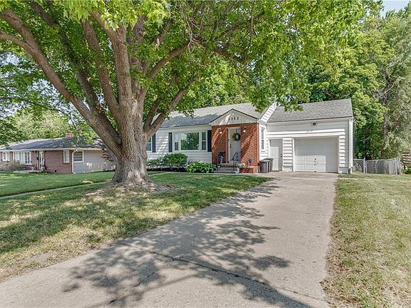 3rd image of 3313 Miller Ave