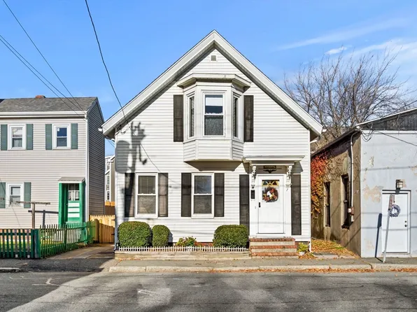 7 Foster St, Salem, MA 01970