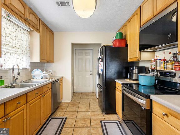 3rd image of 1729 Brandi Ln