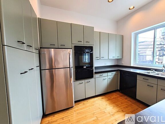 5th image of 1013 W Armitage Ave #2R
