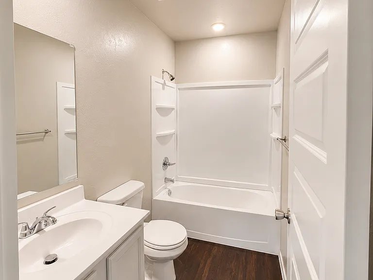 215 Pettit St SW #215 — Photo 7