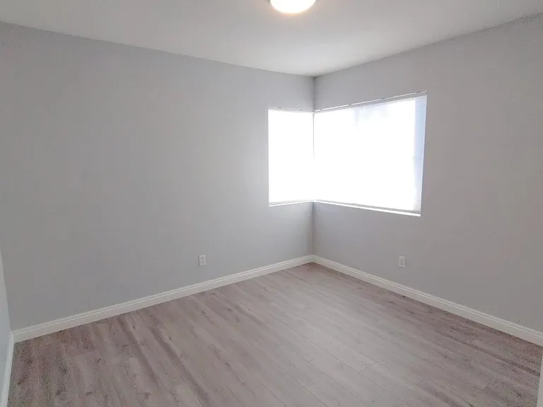 28414 Champions Dr — Photo 24
