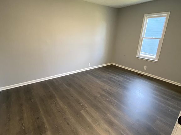 4th image of 537 Wesley Ave
