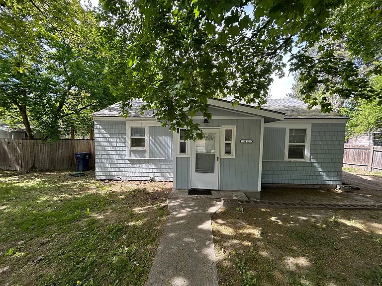 3112 W South Loop Ave — Photo 30