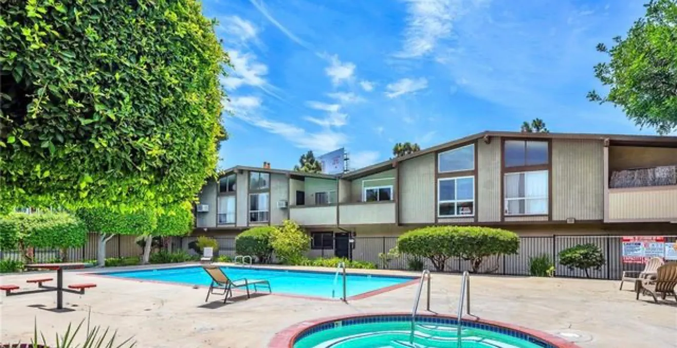 1 bed, 640 sqft, $2,150 — Photo 2