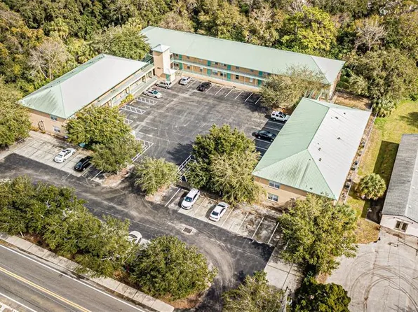5822 Congress St APT 208, New Port Richey, FL 34653