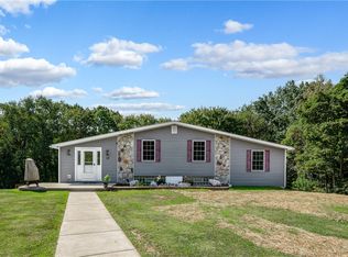 13 Crocker Ln, New Castle, PA 16105