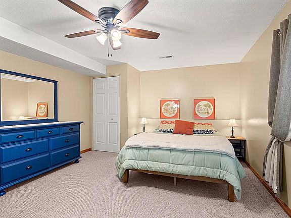 Master Bedroom - Bedroom 1