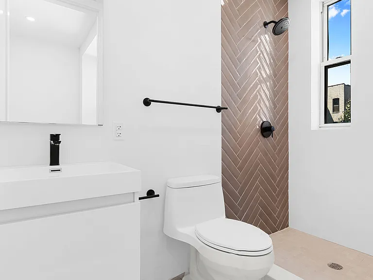 245 S 3rd St #4R — Photo 7