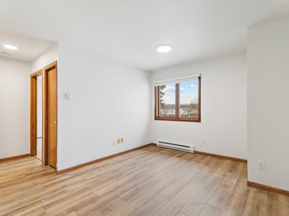600 S Main St #4
