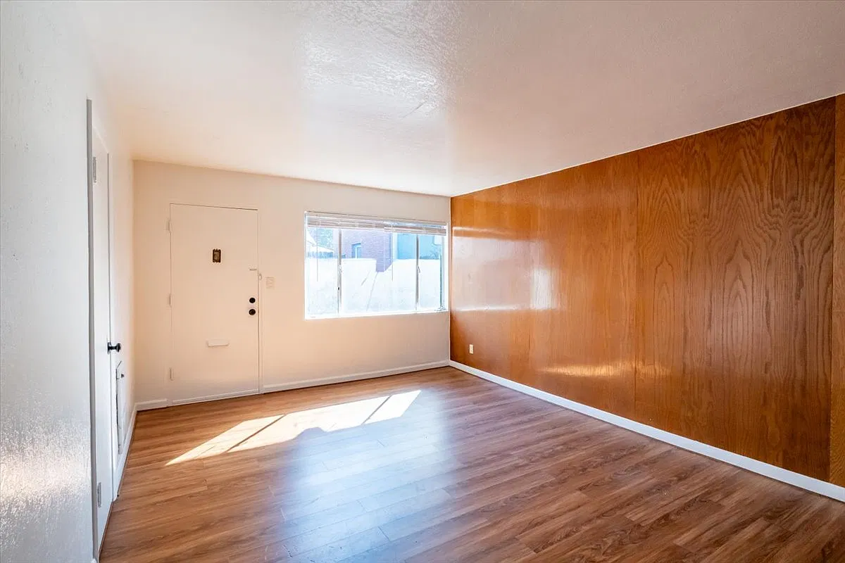 1744 Center St NE — Photo 3