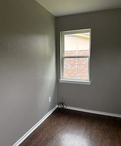 558 Power Dr — Photo 14