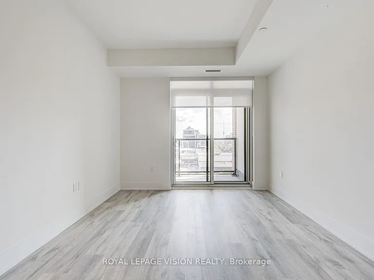 858 Dupont St #526 — Photo 14