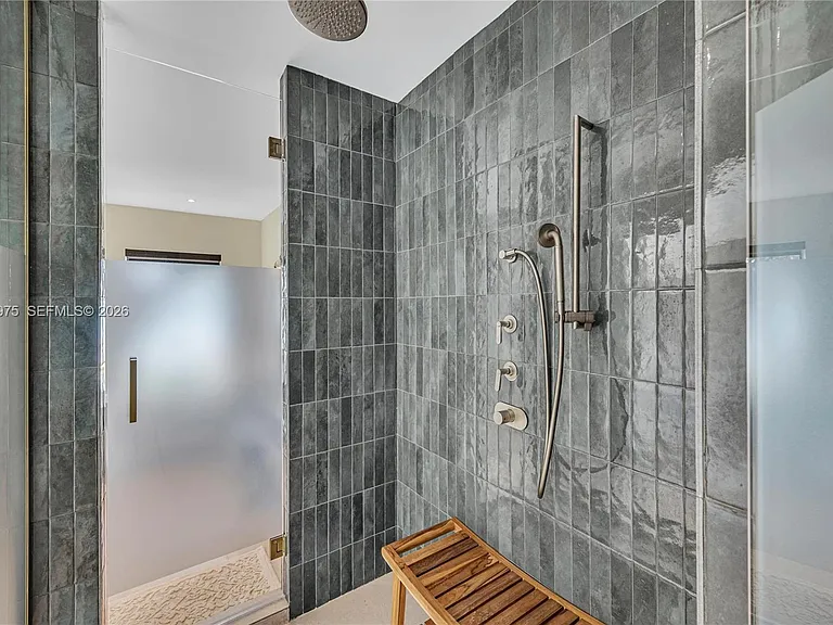 1170 S Biscayne Point Rd — Photo 26