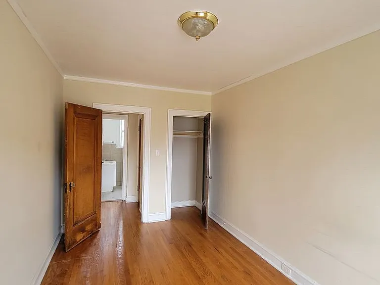 5204 W George St #2 — Photo 4