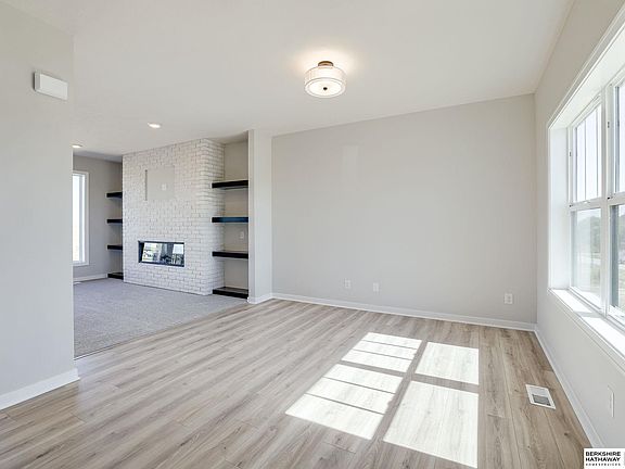 5th image of 20642 Kansas Ave