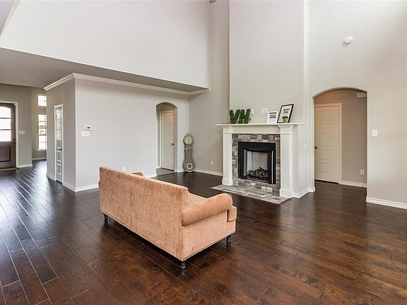 5th image of 105 Parkview Dr