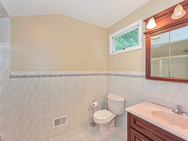 135 Elmwood Ave — Photo 21