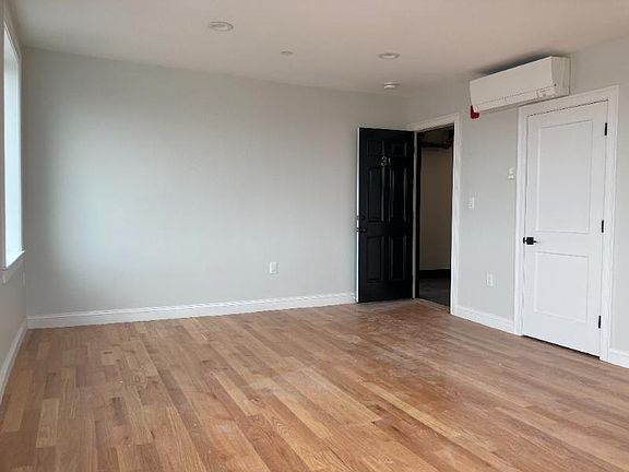 3rd image of 32 Newport Ave #31