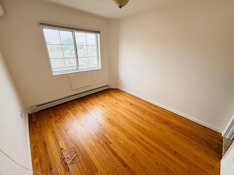 43-18 Robinson St #4B — Photo 4