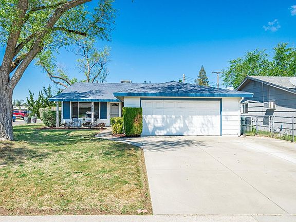 3rd image of 4701 Oakhollow Dr