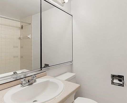 5th image of 350 E 62nd St APT 2R