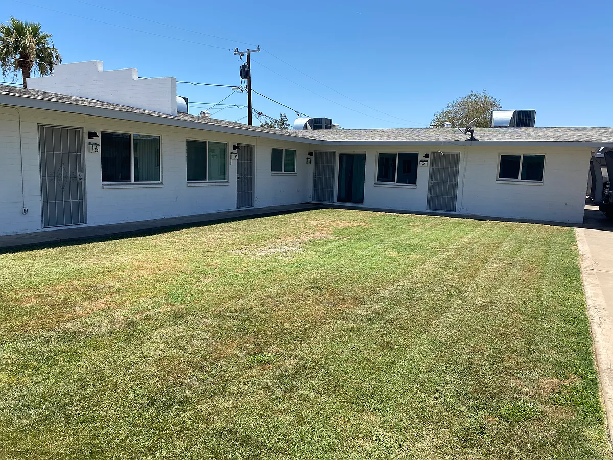 Building Photo - 5947 W Rose Ln #21