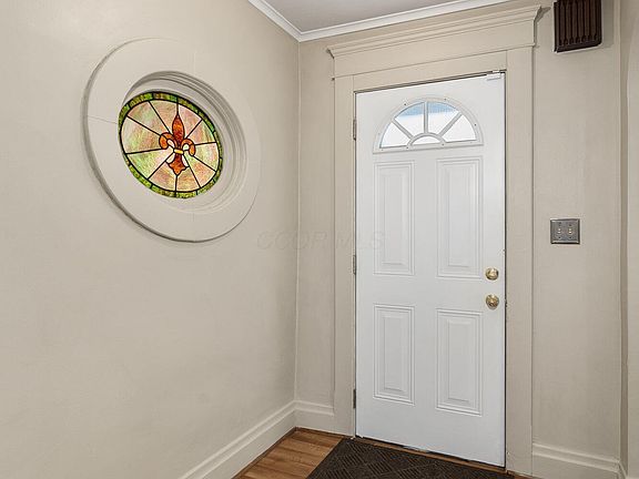 3rd image of 447 Windsor St