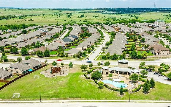 3rd image of 11729 Dixon Dr