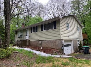 1110 Crescent Cir, Tobyhanna, PA