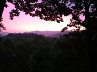 331 Hemlock Ln, Topton, NC 28781