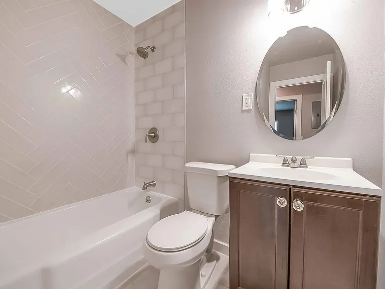 4810 Creekwood Rd — Photo 10