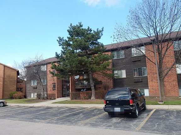 4th image of 1902 Country Dr APT 202
