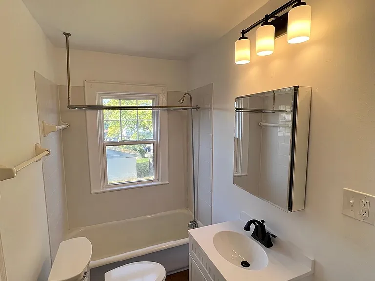 1225 S Champion Ave — Photo 3