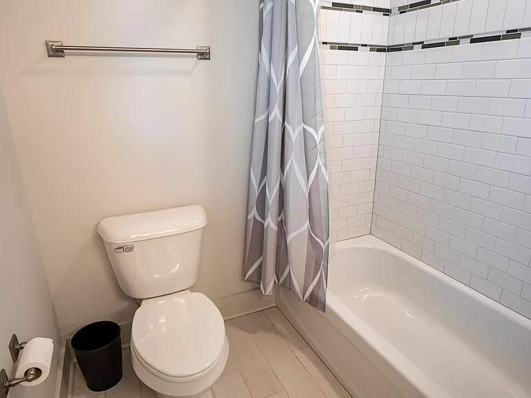 408D Rosebank Ave — Photo 40