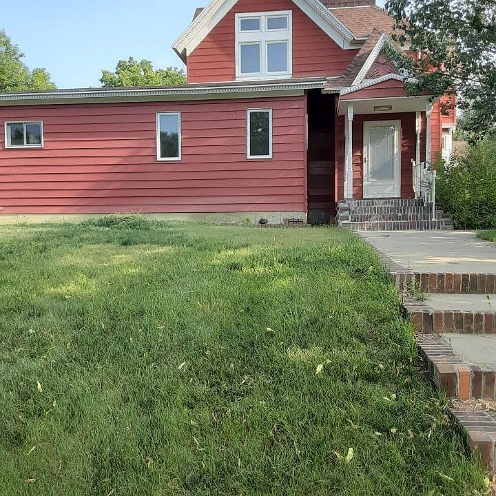 2nd image of 1416 E Capitol Ave
